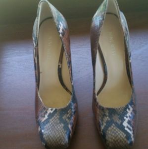 Nine West snake skin pumps